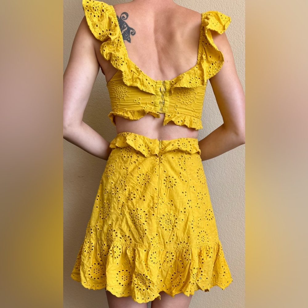 ASTR The Label Elora Ruffle Eyelet Mini Dress Cut Out XS Yellow - Picture 3 of 11
